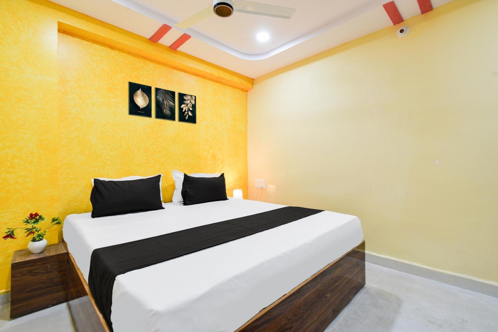 Hotel O Lucky Grand Hyderabad Exterior photo