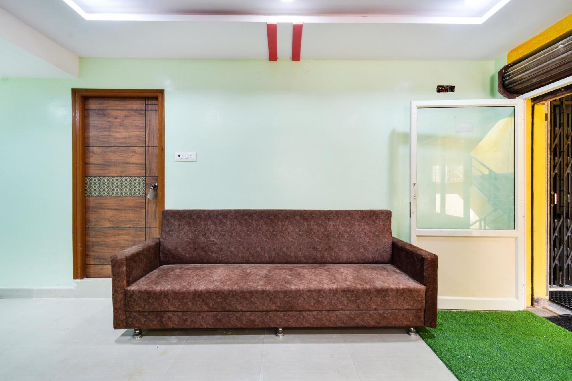 Hotel O Lucky Grand Hyderabad Exterior photo