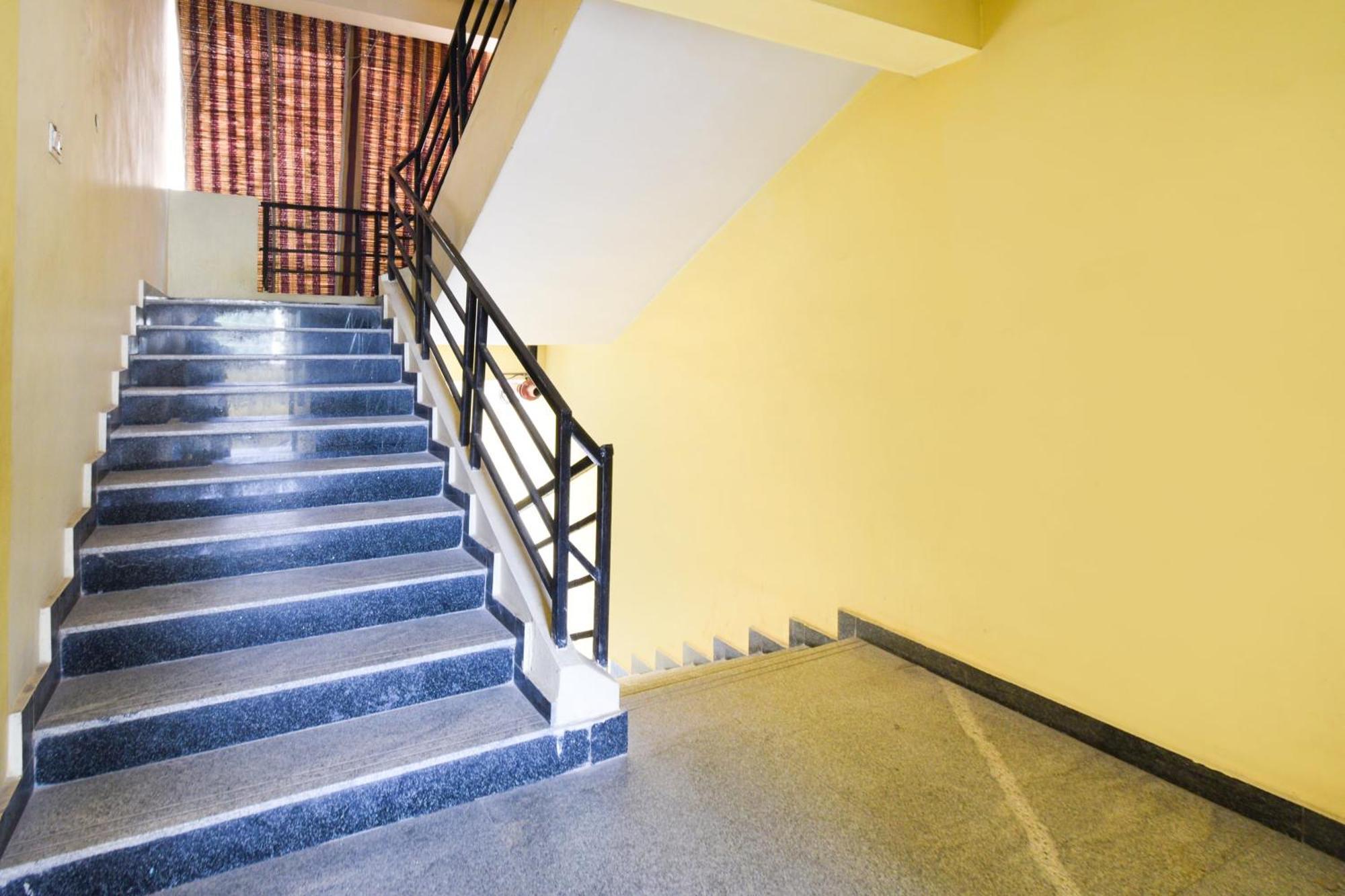 Hotel O Lucky Grand Hyderabad Exterior photo